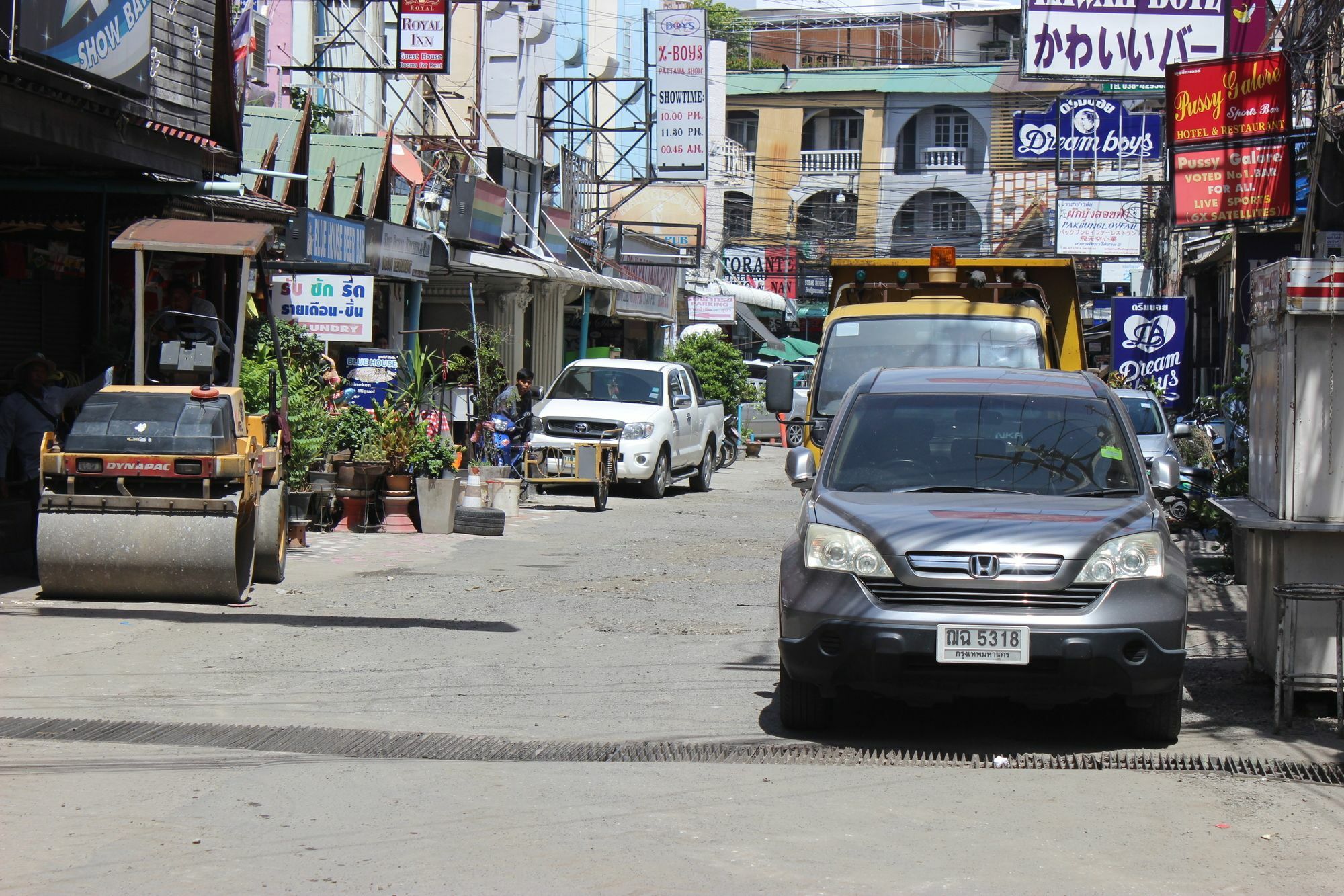 New Pind Balluchi Inn Pattaya Exterior photo